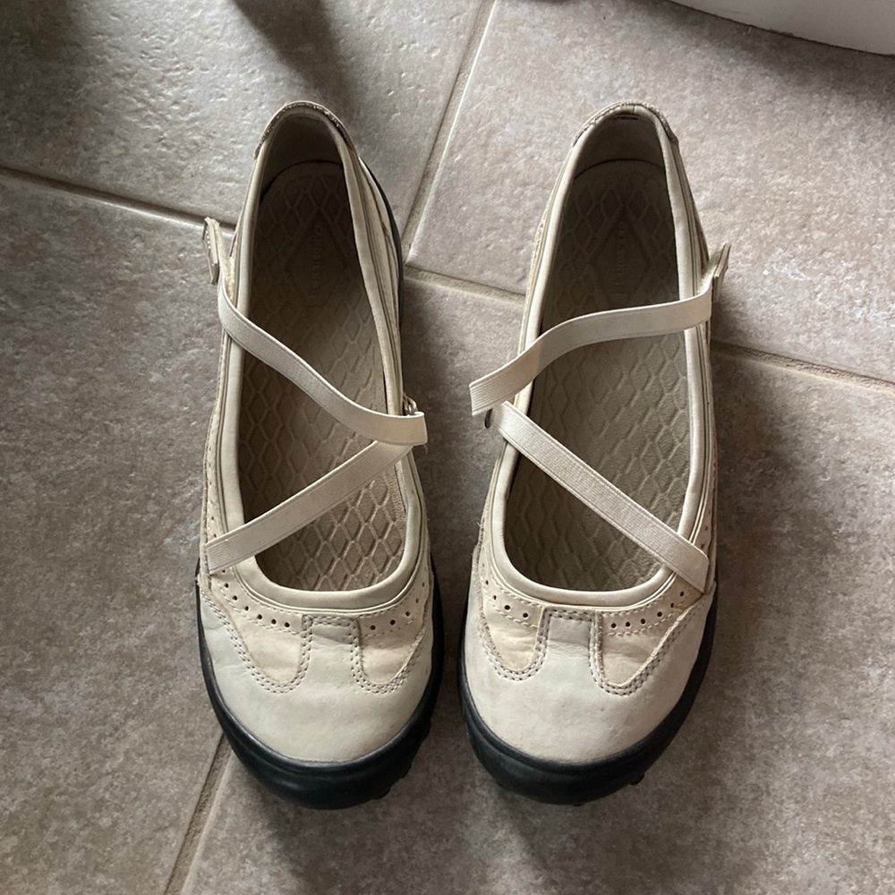Lands’ End shoes
